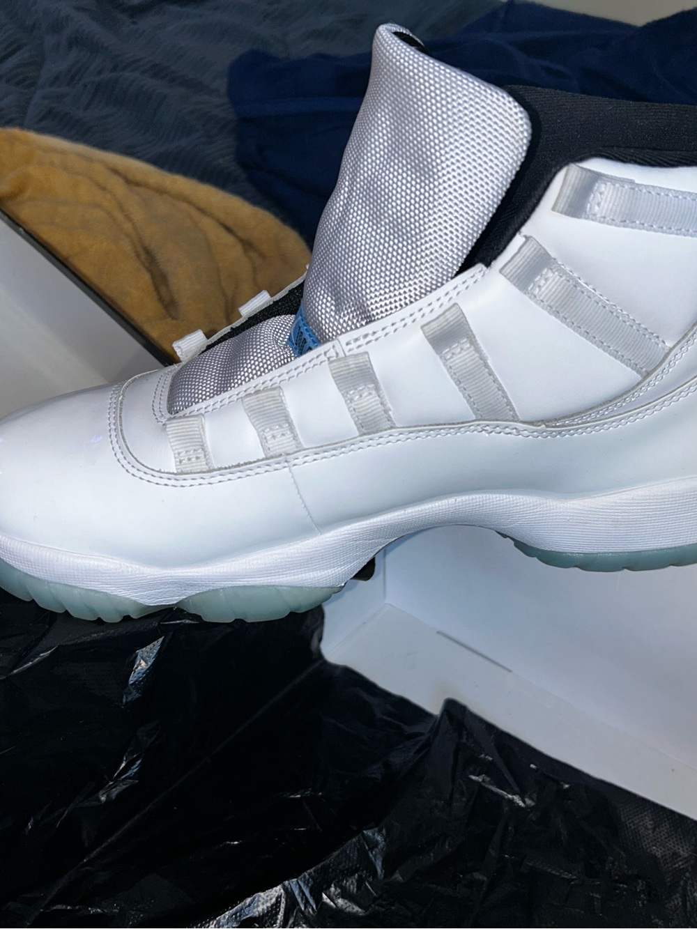Retro Jordan 11 (2024) legend blue -STOCK X- - Picture 10 of 12